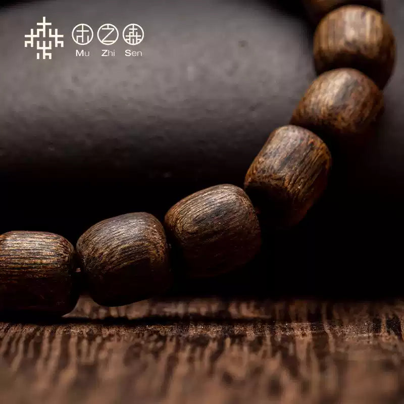 Hainan black oil agarwood bracelet sinking in water