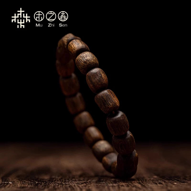 Hainan black oil agarwood bracelet sinking in water