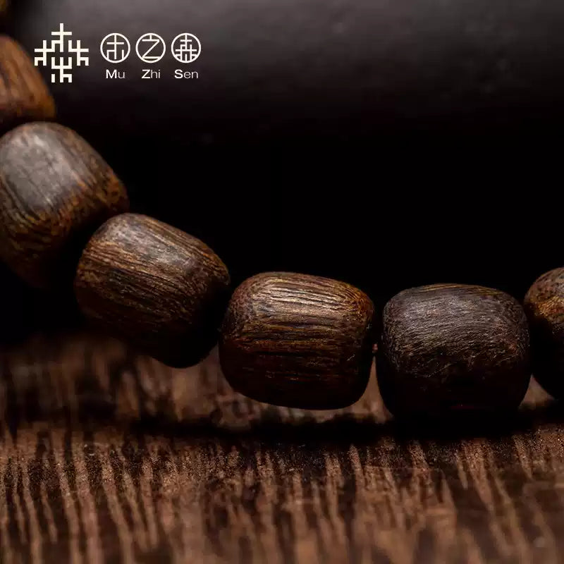 Hainan black oil agarwood bracelet sinking in water